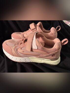 Pink Fit Ville Runners